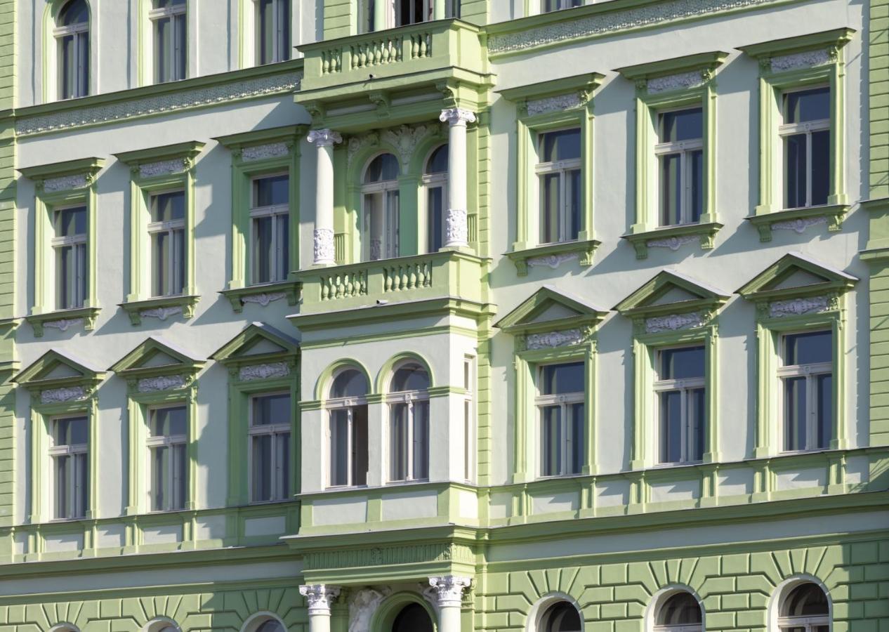 Turnkey I Elegant By National Museum Praga